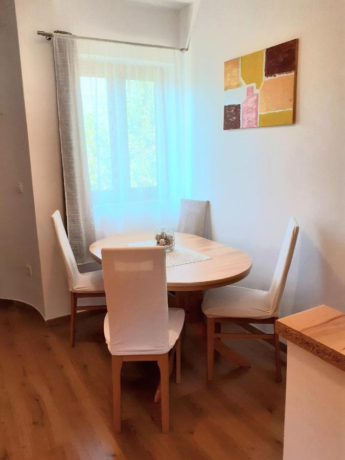Ferienwohnung Apartman Paola Malinska Exterior foto