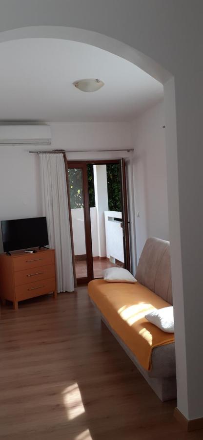 Ferienwohnung Apartman Paola Malinska Exterior foto